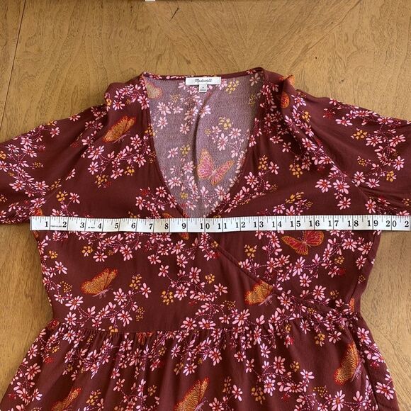 Madewell Crimson Tie-Sleeve Wrap Top in Butterfly Sanctuary Size 8 - Picture 12 of 15